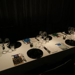 レストラン ラッセ - 28年8月　改装後の店内　テーブルセッティング