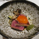 レストラン ラッセ - 28年8月　滋賀より　赤味の旨味近江牛　うちひらのロースト　肉の旨味　ブランデー　ソーテルヌを12時間煮込んだソース