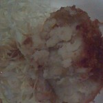 飲食笑商何屋ねこ膳 - コロッケ断面