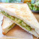 チリパーラー ナイン - アボカドサンド