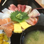 魚稚 - 海鮮丼