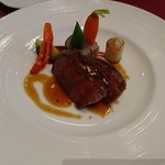 ルアン 神戸迎賓館 - 特選和牛ﾛｰｽ肉の低温調理　網焼き　大葉のｿｰｽ