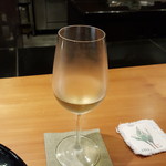 茶寮 瀧乃家 - ワインが甘みや酸味が抑えられてスモーキーな樽香着いた凄くユニークな味で面白かったですね。