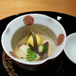 茶寮 瀧乃家 - 煮物でした。インカの目覚めやホワイトアスパラ入ってるのが北海道らしいっす。