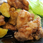 食堂コヨミ - 鶏の唐揚げと茄子の南蛮タレ