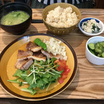 食堂コヨミ - はぎちくポークバラ肉の塩豚焼き(ねぎ塩)