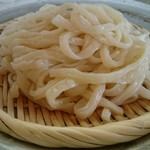 作左ェ門 - 中盛でも量は程々ですが、
      この手のうどんはお腹に
      たまるのでご注意を