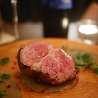 il tram - オーストラリア産、仔羊肩肉のロースト レンズ豆のピュレ クミン風味
