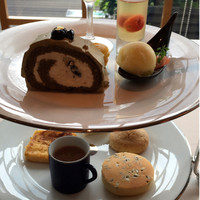 ポム・ダダン - 