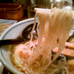 らあめん創房 えじそん - 鶏清湯中華そば（塩）の麺のタイプ：中細ストレート麺（自家製）