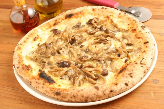 Kamayaki Pizza no Mise La Bieru restaurant in Tone-gun