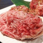 焼肉・ホルモン とんり - ぶ厚いハラミ