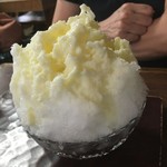 納言志るこ店 - 2016年モデル。練乳で氷が融けてます