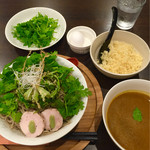 蕎麦DAYS - パクチー三昧つけ蕎麦カレーつけ汁1200円,大盛250円,追加Wパクチー200円