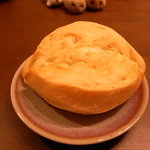 Kenkou pan to kohi no mise nambu - 小さいフィセルにバターと塩味を少しきかせたもの。￥160ぐらい。