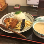 伊勢屋食堂 - 