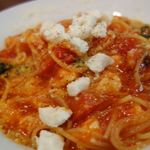 アンティコ ジェノベーゼ - モッツアレラチーズとバジリコのトマトソースのスパゲッティーニ