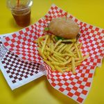 Teddy's Bigger Burgers - チーズバーガーセット