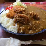 太田食堂 - こちらのジャンボカツカレーは、トッピングがトンカツと唐揚げのもの。選択出来るトッピングと言うのも、なかなかに嬉しいものだ。