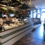 店内はこんな感じ