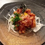 和鶏屋 - H.28.8.13.夜 百日鶏の辛ユッケ 600円税別