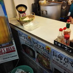 リトル沖縄 - 麺茹でとスープの寸胴