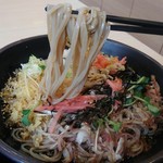 ゆで太郎 - 蕎麦はこんな感じです。
コリっと良く引き締まっています。