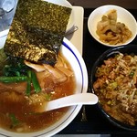 凛として - ハーフB(ネギチャーシュー丼･ハーフ麺) 850円+税