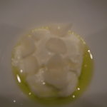 カンテサンス - 塩とオリーブが主役　山羊乳のバヴァロワ