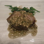 カンテサンス - 仔羊の３時間ロースト　ロックフォールとケッパーのソース