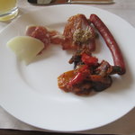 セント レジス ホテル - 生ハム、チーズ、厚切りベーコン、チョリソ、ラタトィーユ