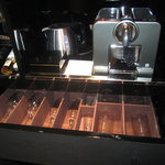 セント レジス ホテル - ミニバーのグラスケース