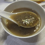 Hong Zhou Restaurant - カニみそあんかけ麺（招牌蟹粉拌麺）