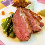 モナリザ - 仔鴨胸肉のローストとモモ肉の煮込み　佐土原ナス添え