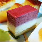 モナリザ - ブラックチェリーのムースケーキ