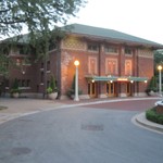 Cafe Brauer - 公園内の建物がレストランになっている