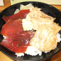 鮨 からく - づけ・鯛のごま和え丼1000円