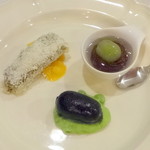 サラマンジェ ド イザシ ワキサカ - ブーダン・ノワール、サンジェルマンby町筋、エキゾチックby千葉、冷製フラン ソーテルヌのジュレby脇坂（6時から時計回り）