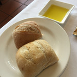 マンジャーレ お台場 - ライ麦パンとチャバタ