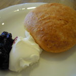 Sakai - スコーン（ブルベリージャム付）