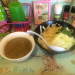 ハイデン.コッコFACTORY サマンサ・タマサ - トリュフ搾りつけ麺大特盛全景。