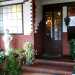 クイーン - 店舗入口♪ ※お店は二階です