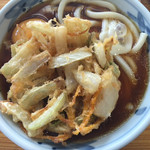 加賀 - かき揚げ玉子うどん ¥520