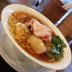 自家製麺 鶏冠 - 醤油鶏そば味玉入り850円／平成28年8月