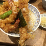 日本橋 天丼 金子半之助 - 穴子サイドから見た江戸前天丼¥950