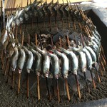 揖斐川丘苑 - 見事な鮎の炭火焼