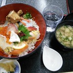 道の駅 よしうみいきいき館 - 海鮮丼　1,240円