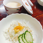 サラダと茶碗蒸し