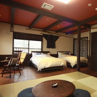 お泊りのお部屋は全室海に面した造りです