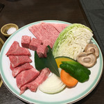 丸明 - A5等級飛騨牛焼肉大皿 ５９８０円